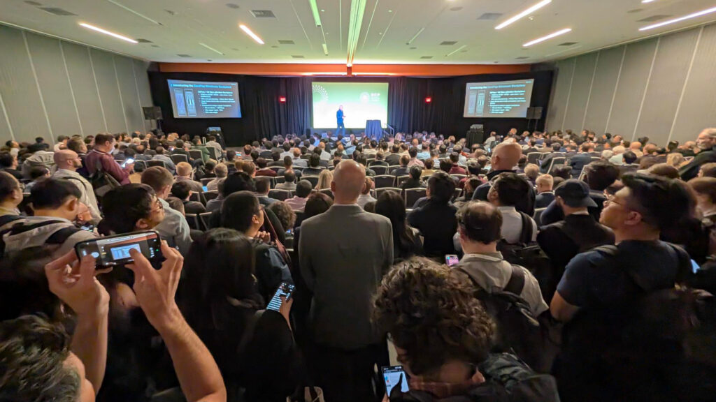 Wider. Slower. Better: Why Credo Is Pushing for Micro-Emitter Optics in AI Infrastructure
